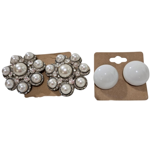 *CO925844 Vintage Clip-on Earrings 2 pair - Picture 1 of 5